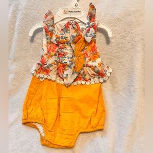 NEW Daisy Fuentes 2-Piece Floral Matching Set bow Size  3-6 months
